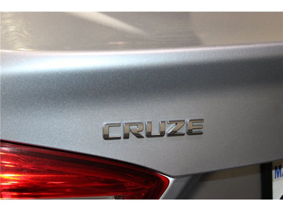 Used 2018 Arctic Blue Metallic Chevrolet LT image 16