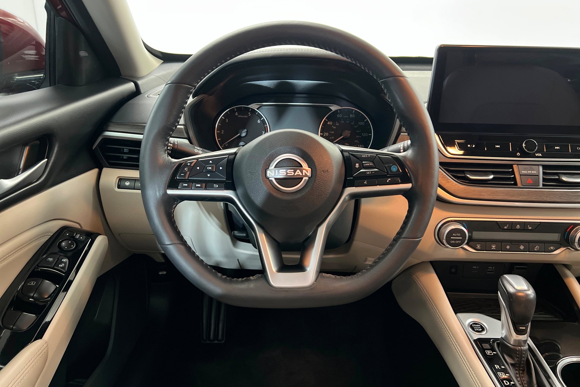 Used 2023 Scarlet Ember Tintcoat Nissan 2.5 SL image 13