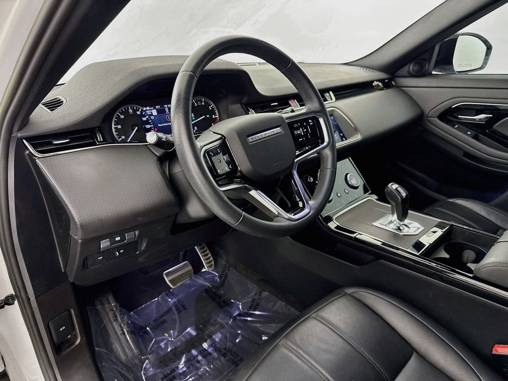 Used 2023 White Land Rover R-Dynamic S image 9