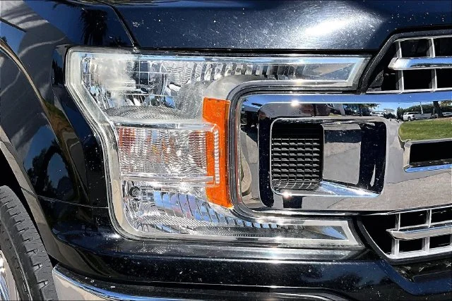 Used 2018 Shadow Black Ford XLT image 27