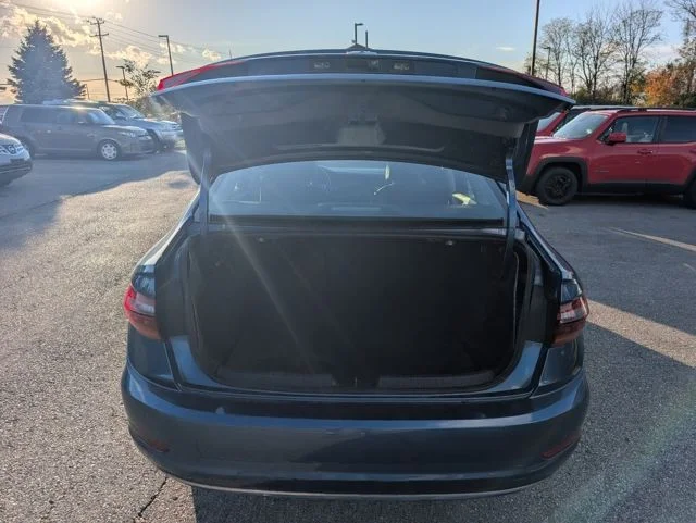 Used 2019 Blue Volkswagen 1.4T S image 17