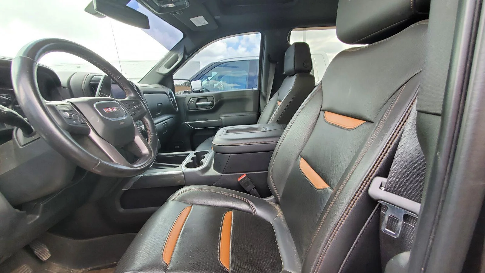 Used 2020 CARBON BLACK METALLIC GMC AT4 image 3