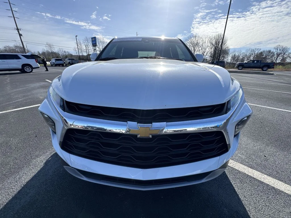Used 2023 White Chevrolet LT image 26