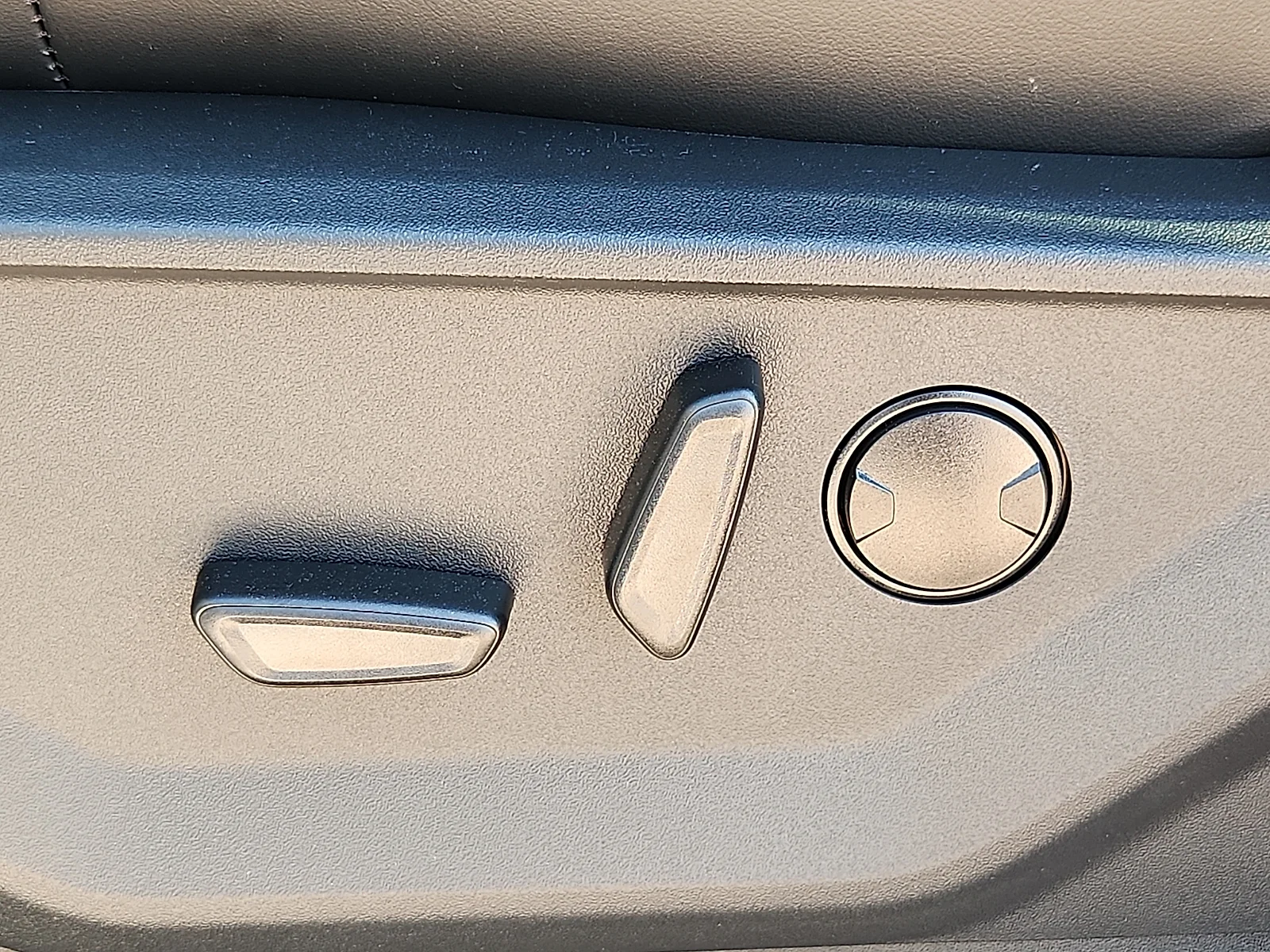New 2027 Glacier Gray Metallic Tri-Coat Ford Tremor image 16
