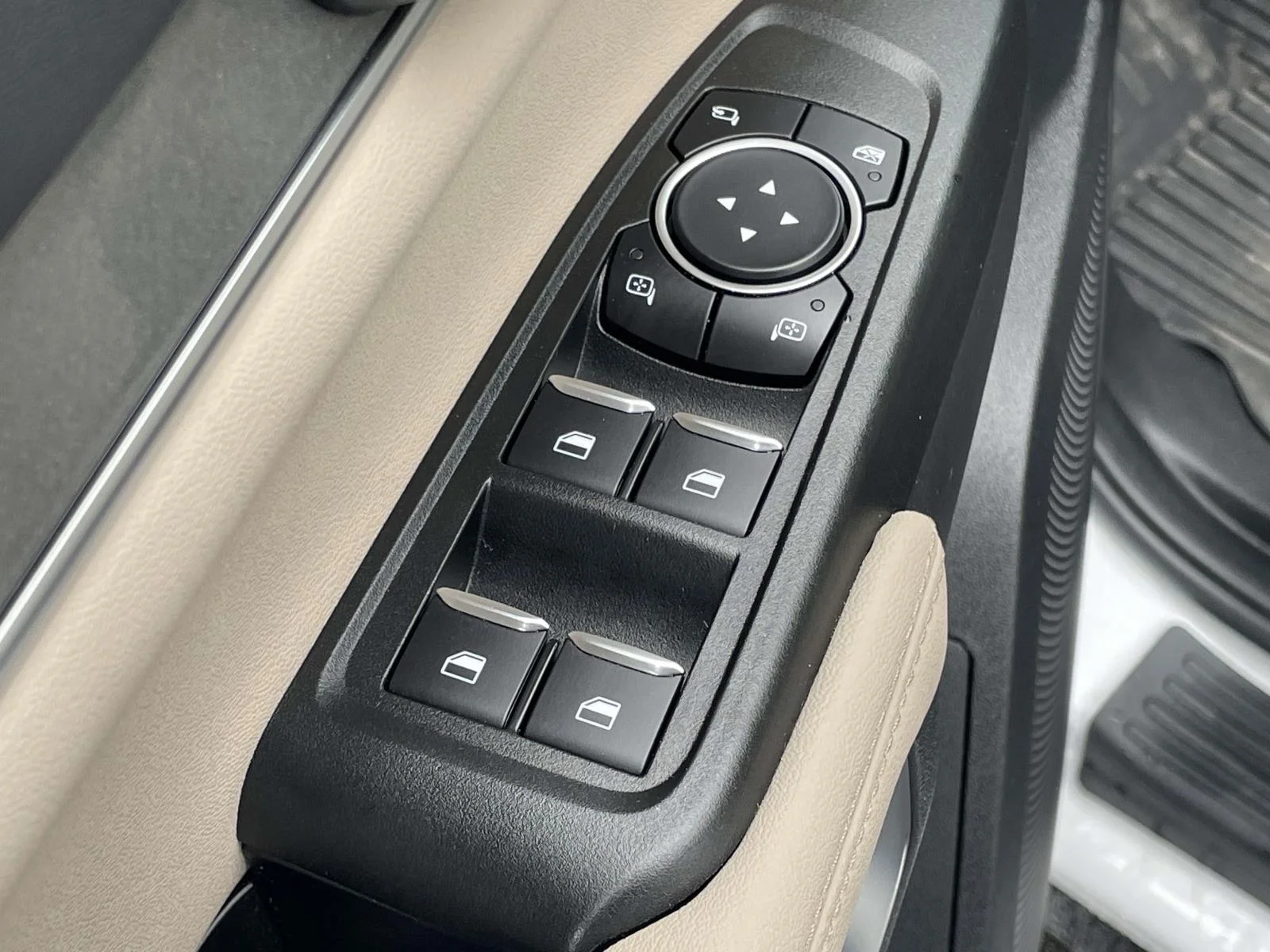Used 2024 Oxford White Ford LARIAT image 6