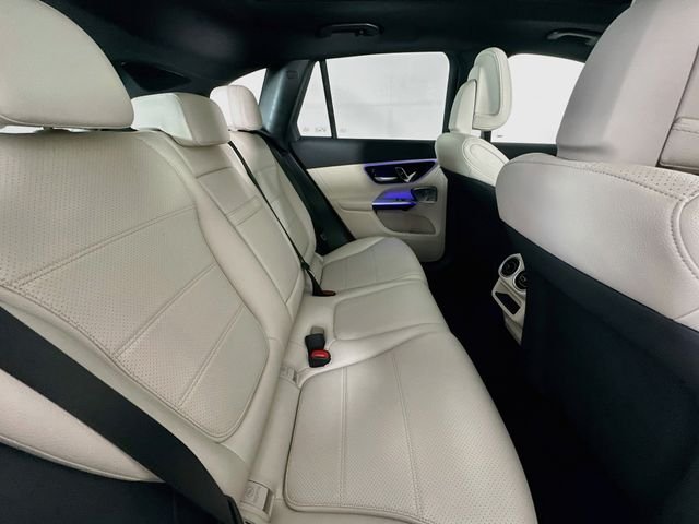 New 2027 Polar White Mercedes-Benz GLC 300 image 27