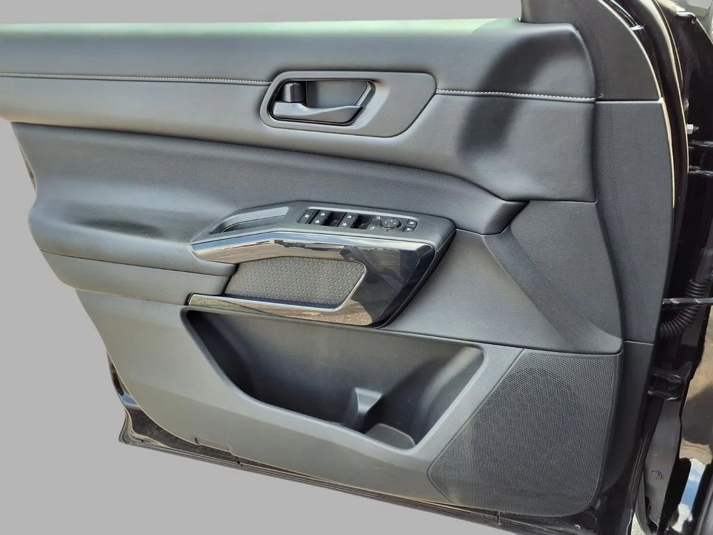 Used 2025 Black Nissan SV image 18