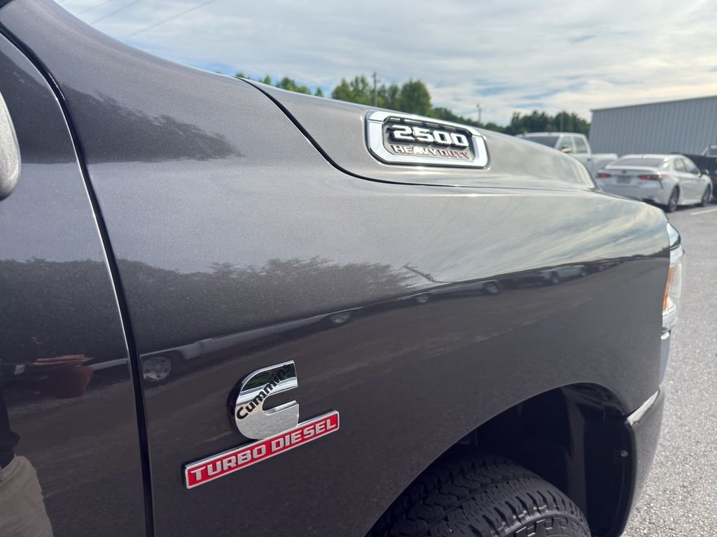 Used 2024 Granite Crystal Metallic Clearcoat Ram Laramie image 17