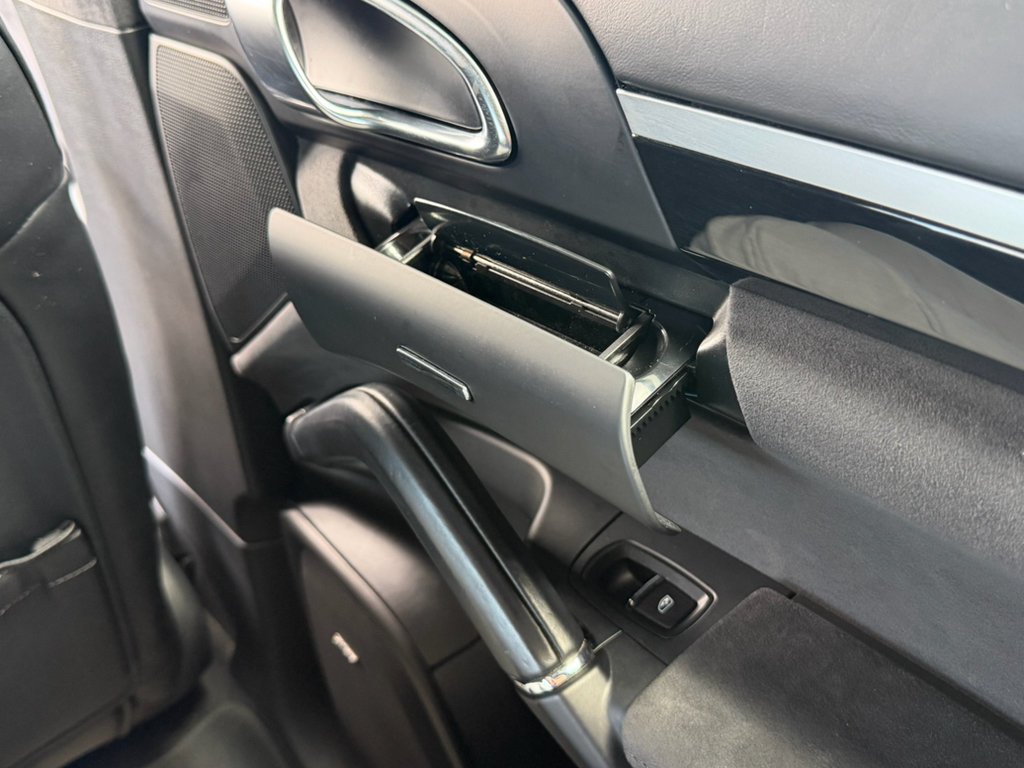Used 2017  Porsche GTS image 32
