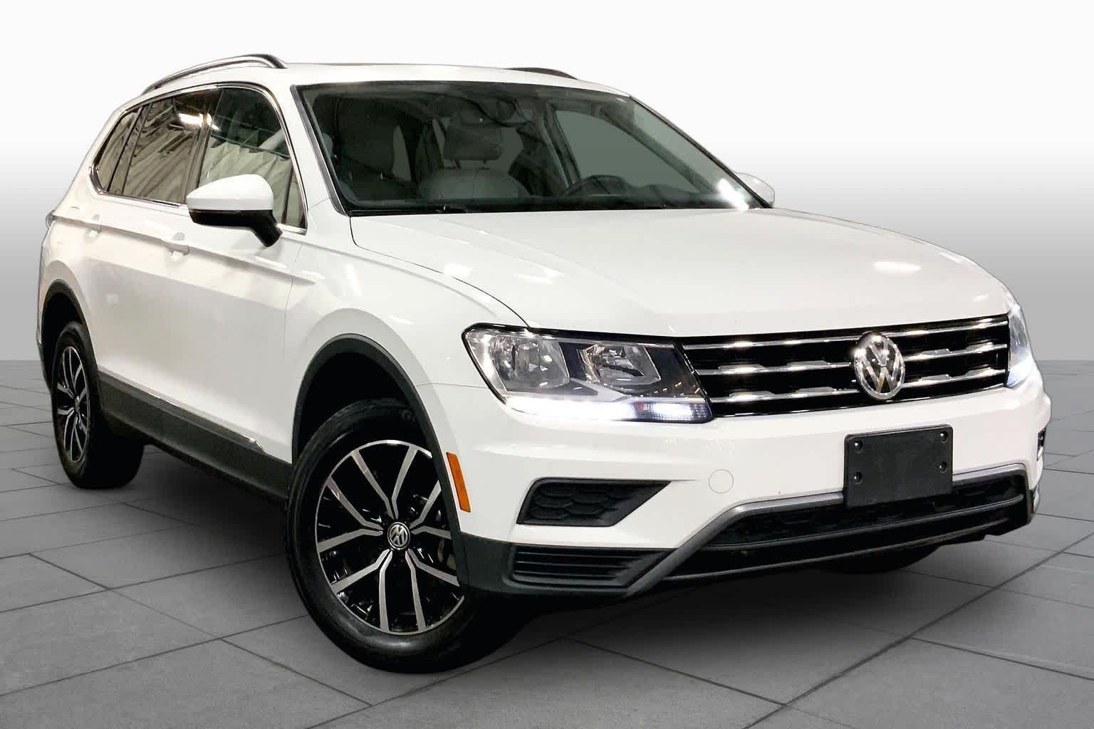 Used 2021  Volkswagen SE image 3