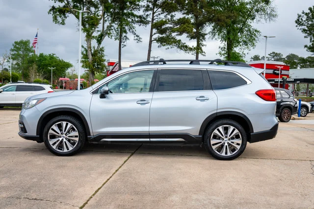 Certified Used 2022 Ice Silver Metallic Subaru Limited image 2