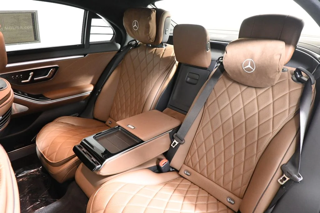 Certified Used 2026 Green Mercedes-Benz S 580 image 4