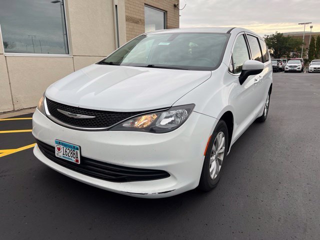 Used 2017 White Chrysler Touring image 4