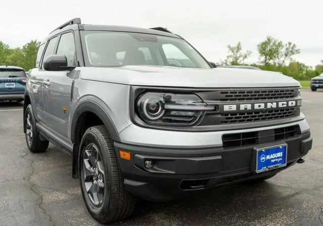 Used 2021 Silver Ford Badlands image 4