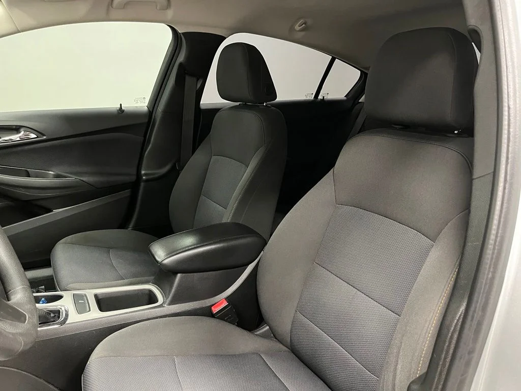 Used 2018 Silver Chevrolet LS image 22