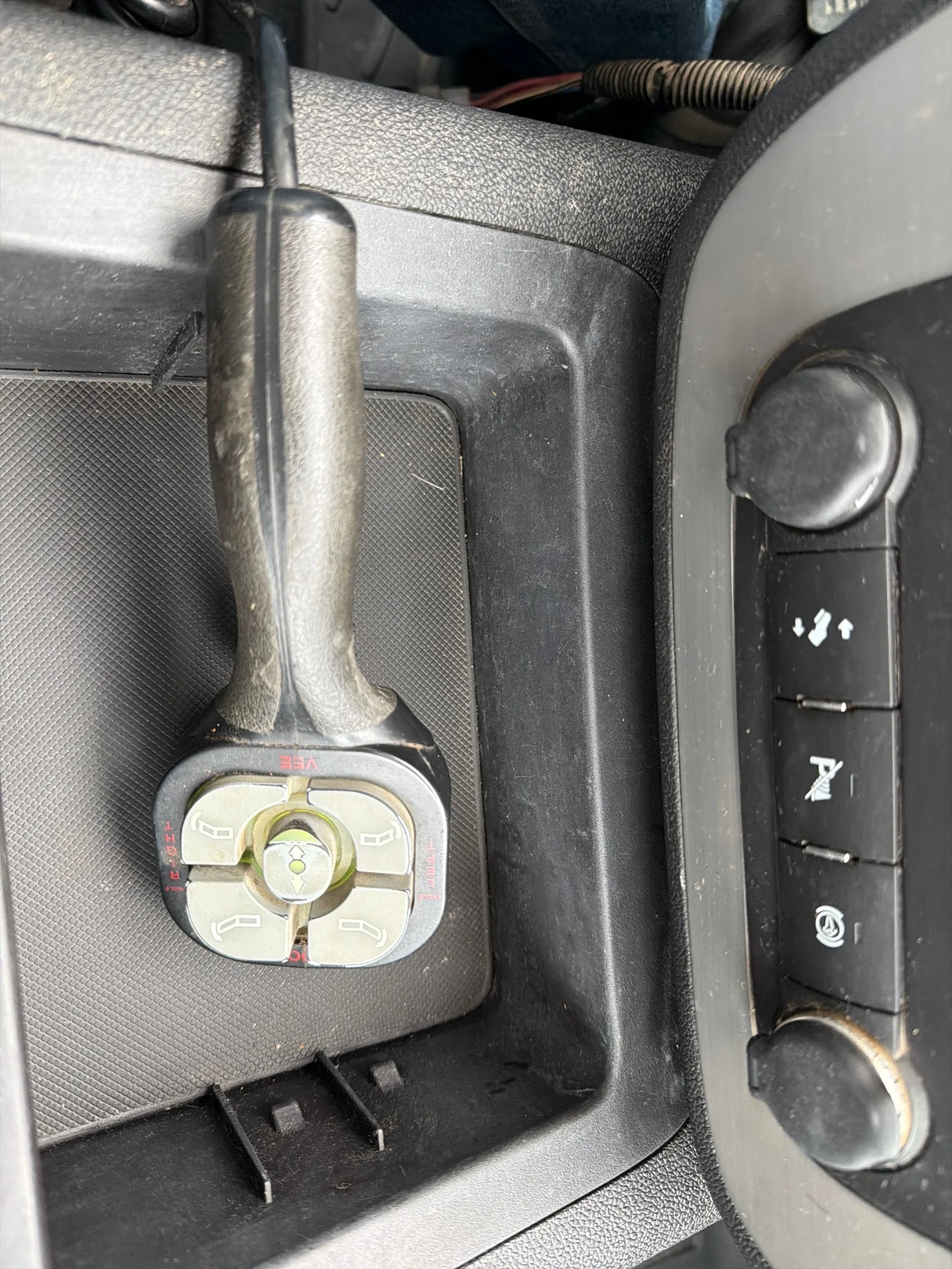 Used 2014 Summit White Chevrolet LTZ image 31