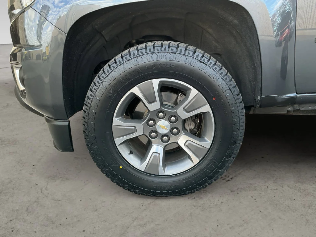 Used 2017 CYBER GRAY METALLIC Chevrolet 4WD Z71 image 13