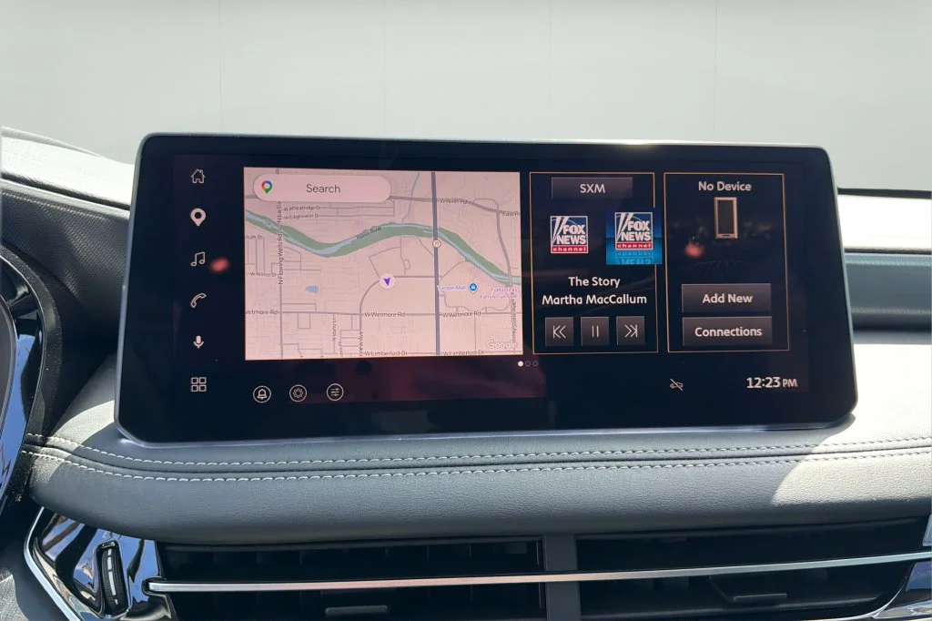 New 2027 RADIANT WHITE INFINITI Luxe FWD image 26
