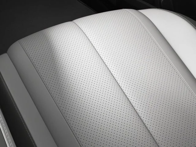 New 2027 RADIANT WHITE INFINITI Luxe FWD image 22