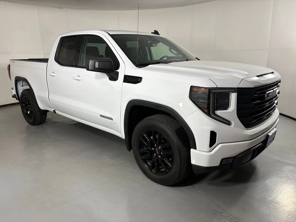 Used 2023 White GMC Elevation image 2