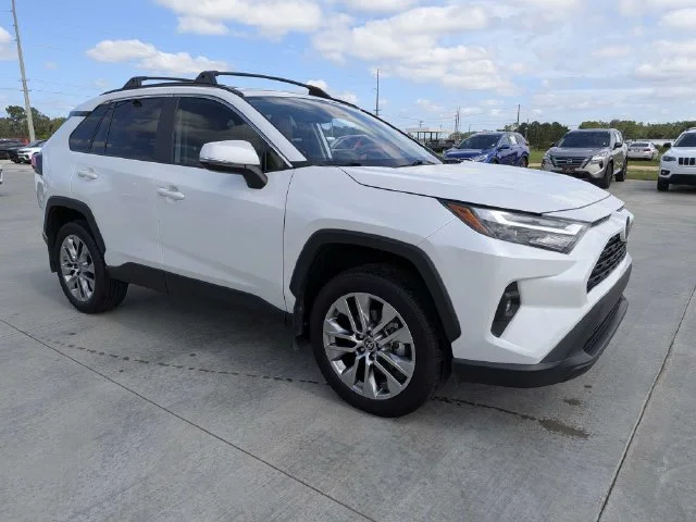 Used 2025 Beige Toyota XLE Premium image 2