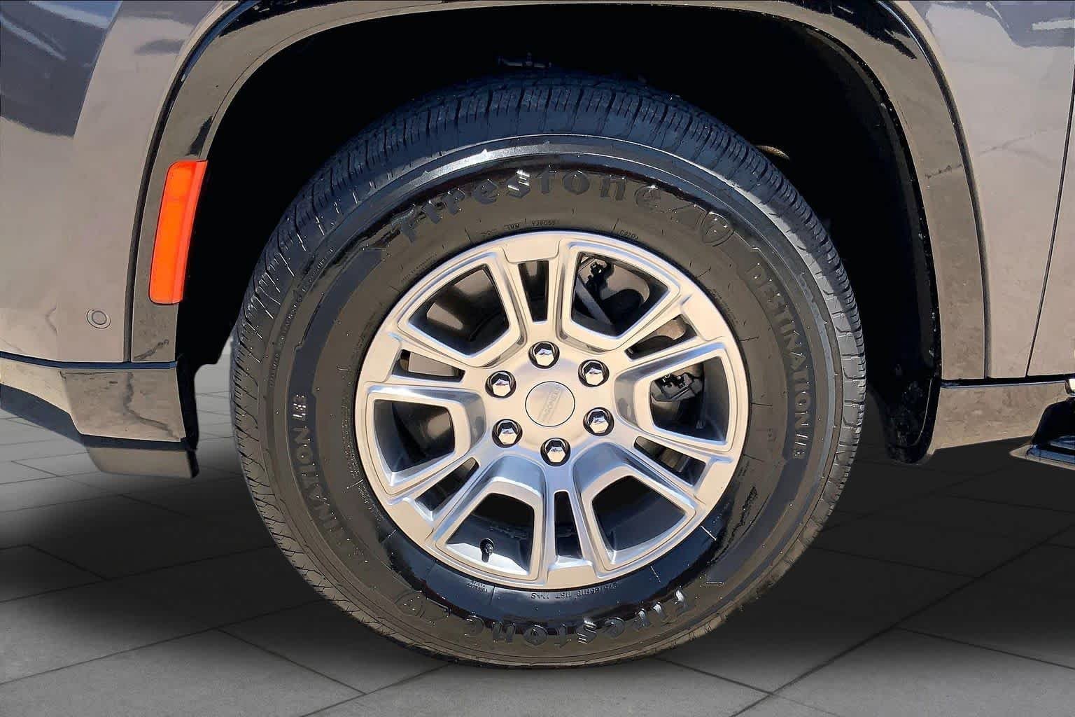 Used 2022 Baltic Gray Metallic Clearcoat Jeep Series I image 10