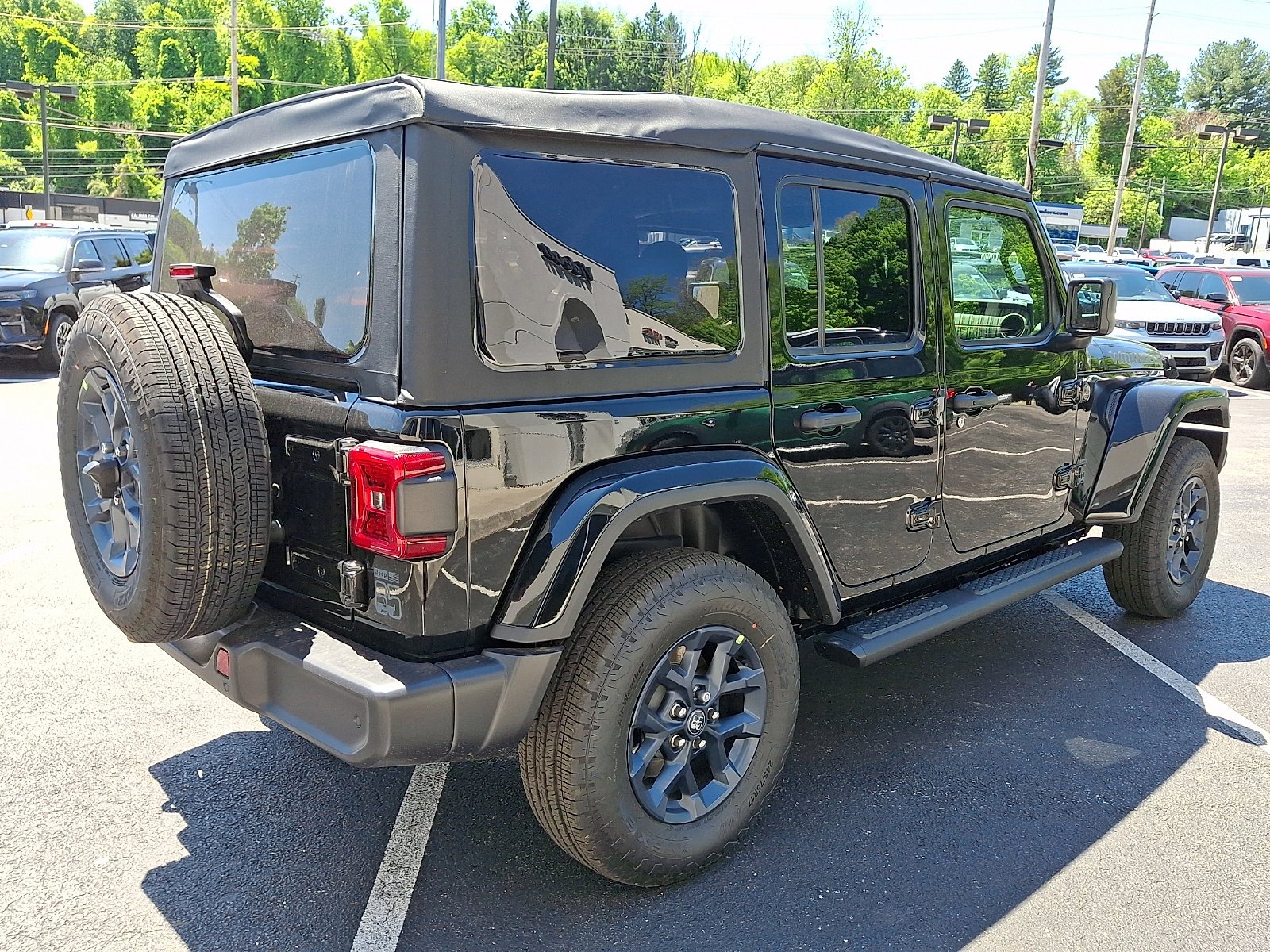 New 2026 Black Clear-Coat Exterior Paint Jeep 85th Anniversary image 3