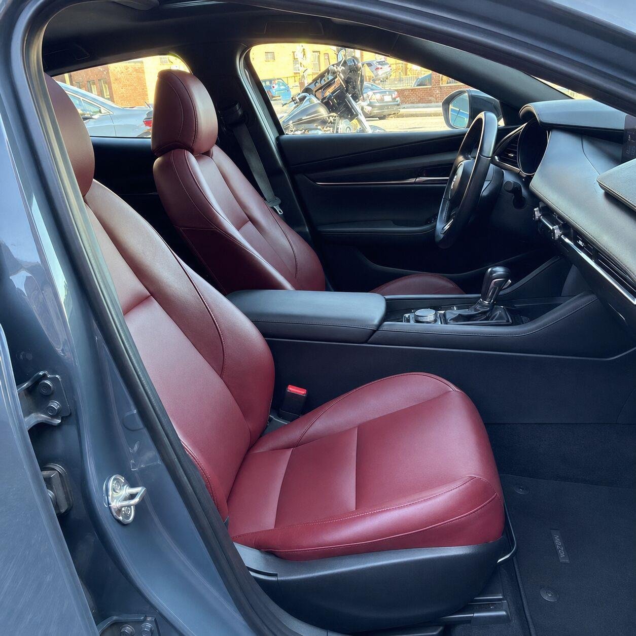 Used 2022 Polymetal Gray Metallic Mazda Carbon Edition image 10