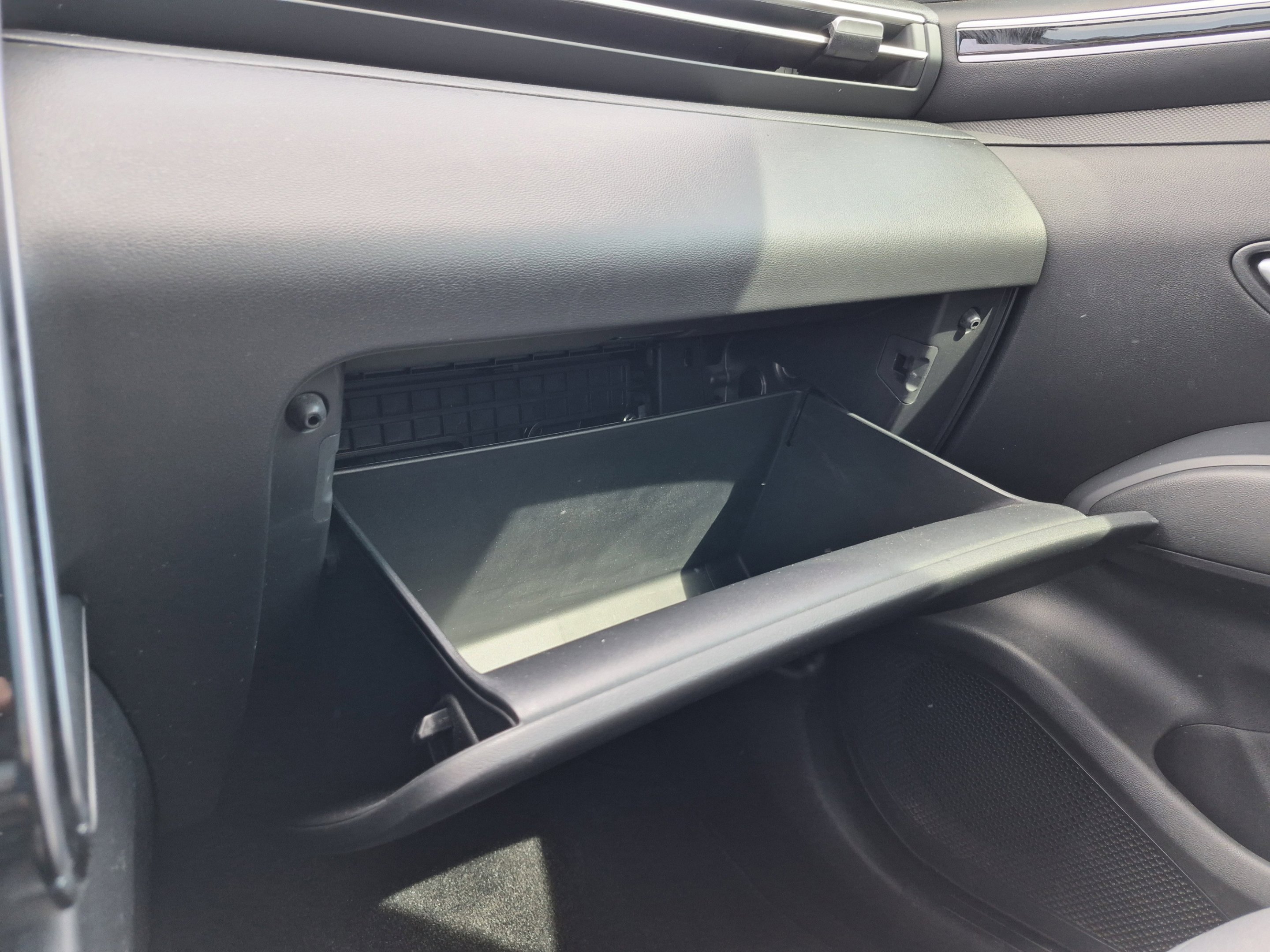 Used 2023 Hampton Gray Hyundai SEL image 33