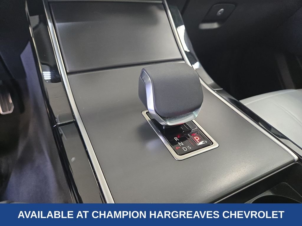 Used 2025 Ostuni Pearl White Metallic Land Rover Dynamic SE image 21