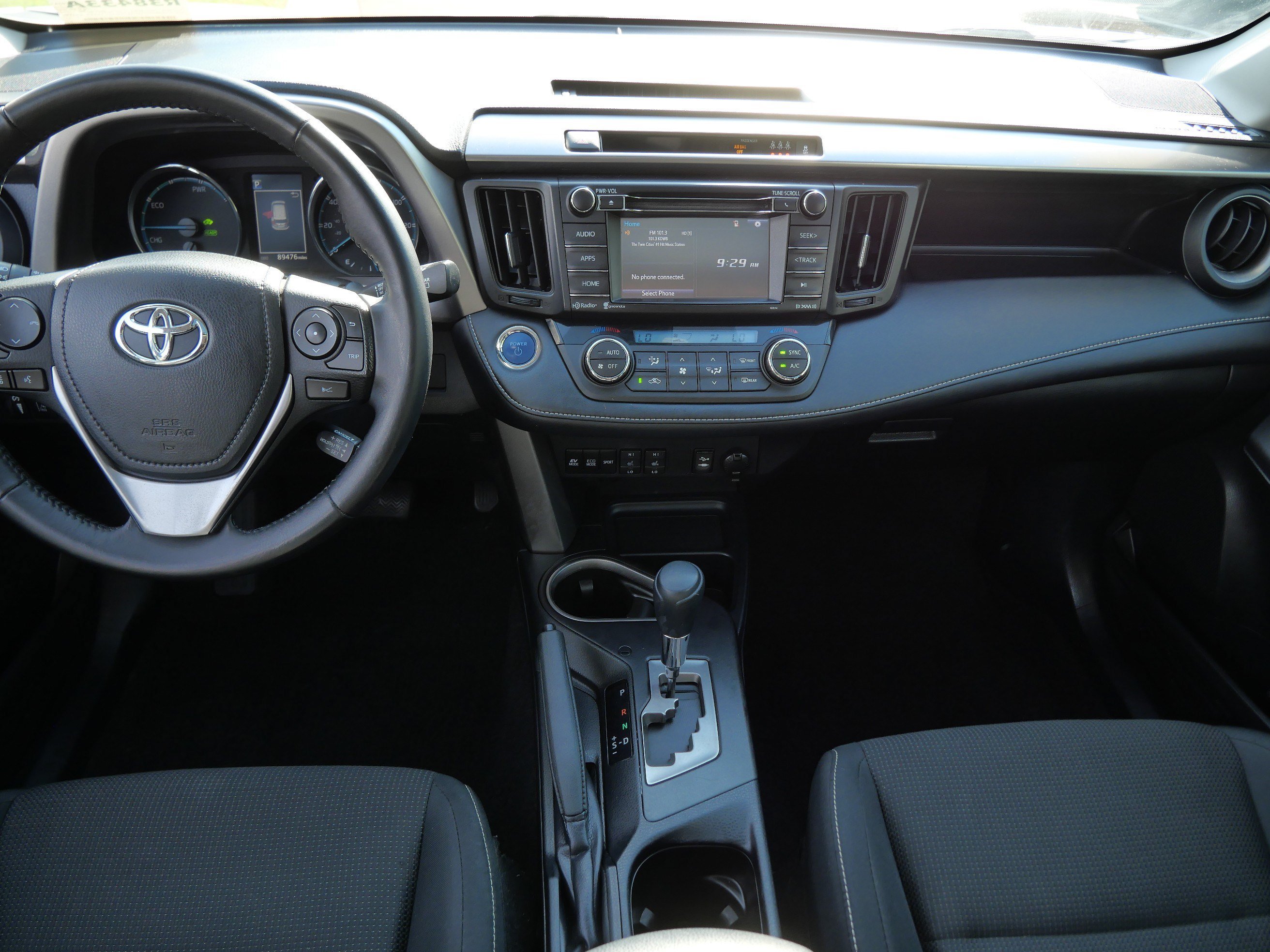 Certified Used 2018 Super White Toyota Hybrid XLE image 10