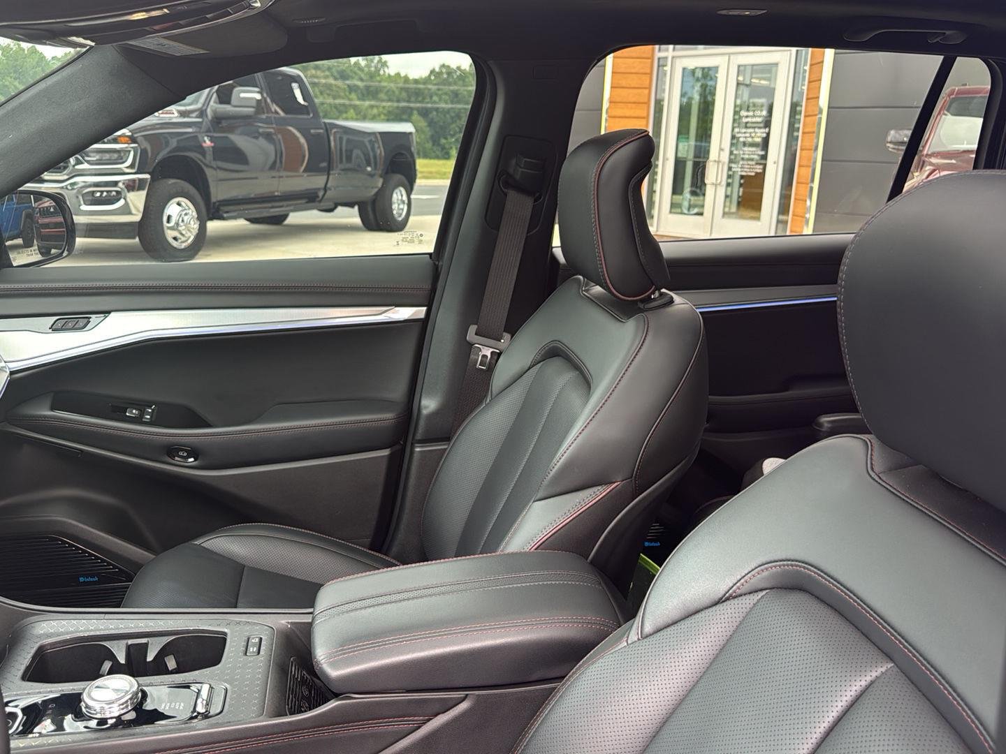 Used 2024 Baltic Gray Metallic Clearcoat Jeep Launch Edition image 18