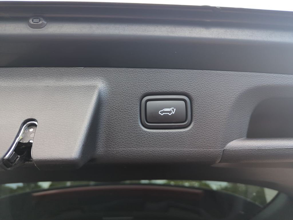 Used 2022 Black Hyundai Calligraphy image 34