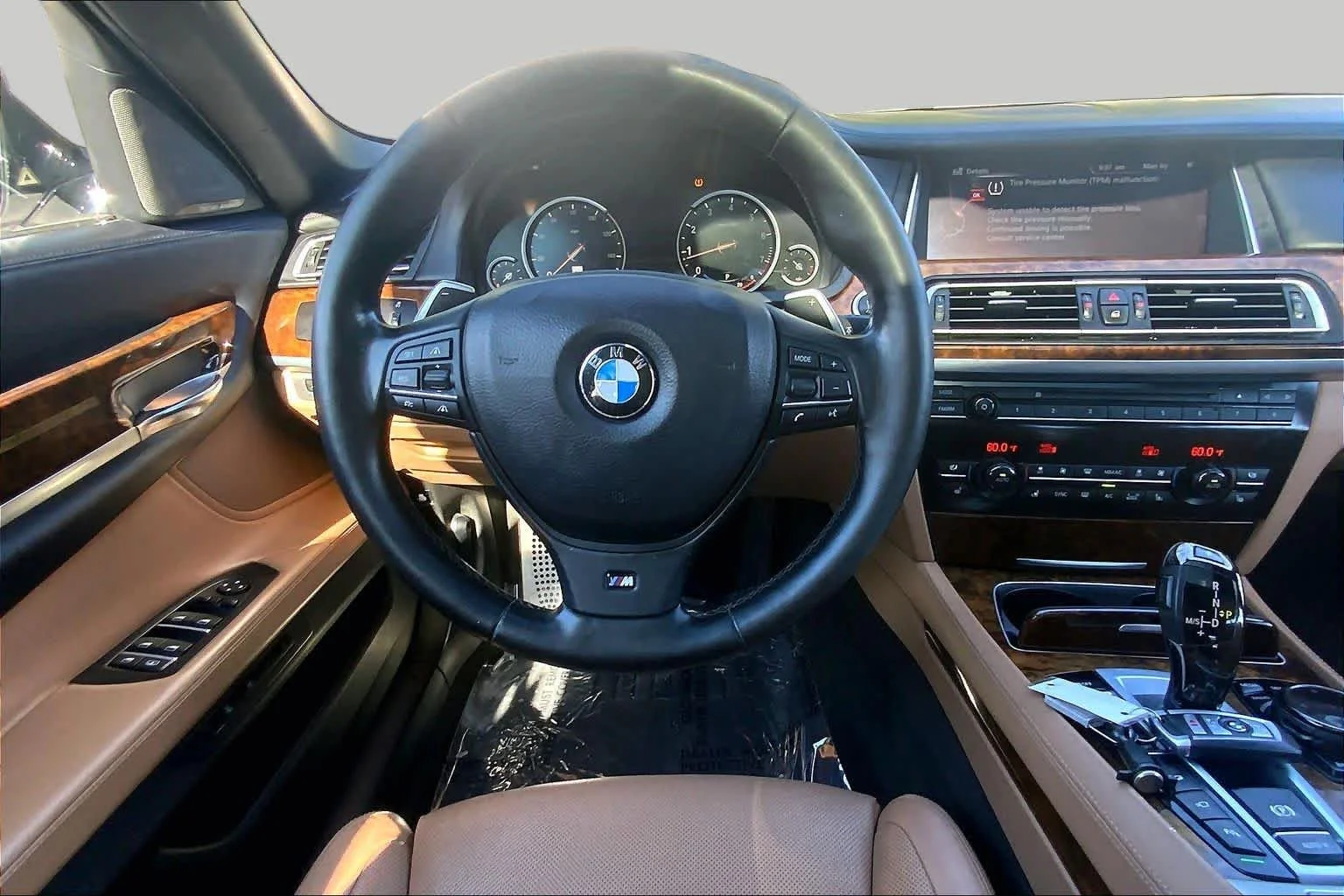 Used 2015 Alpine White BMW 750Li xDrive image 6