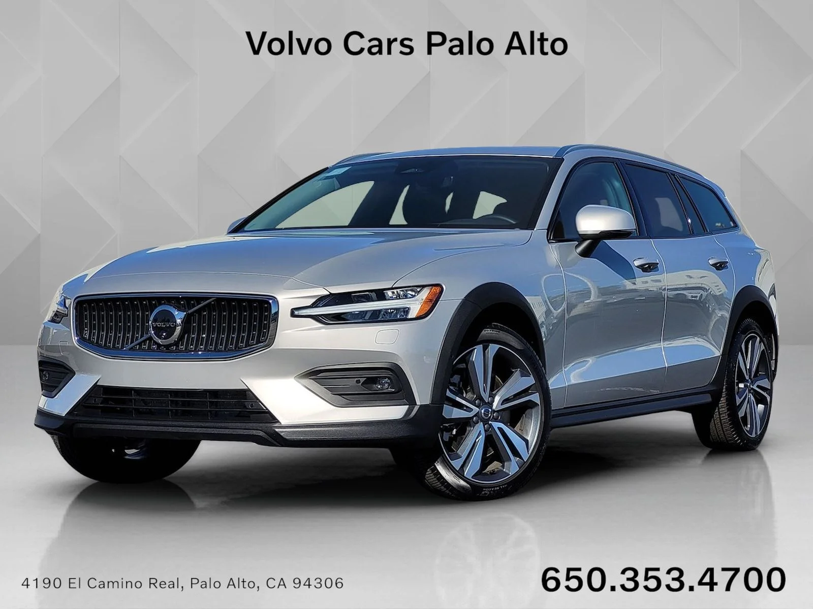 2025 Volvo V60 Cross Country B5 Plus AWD's photo