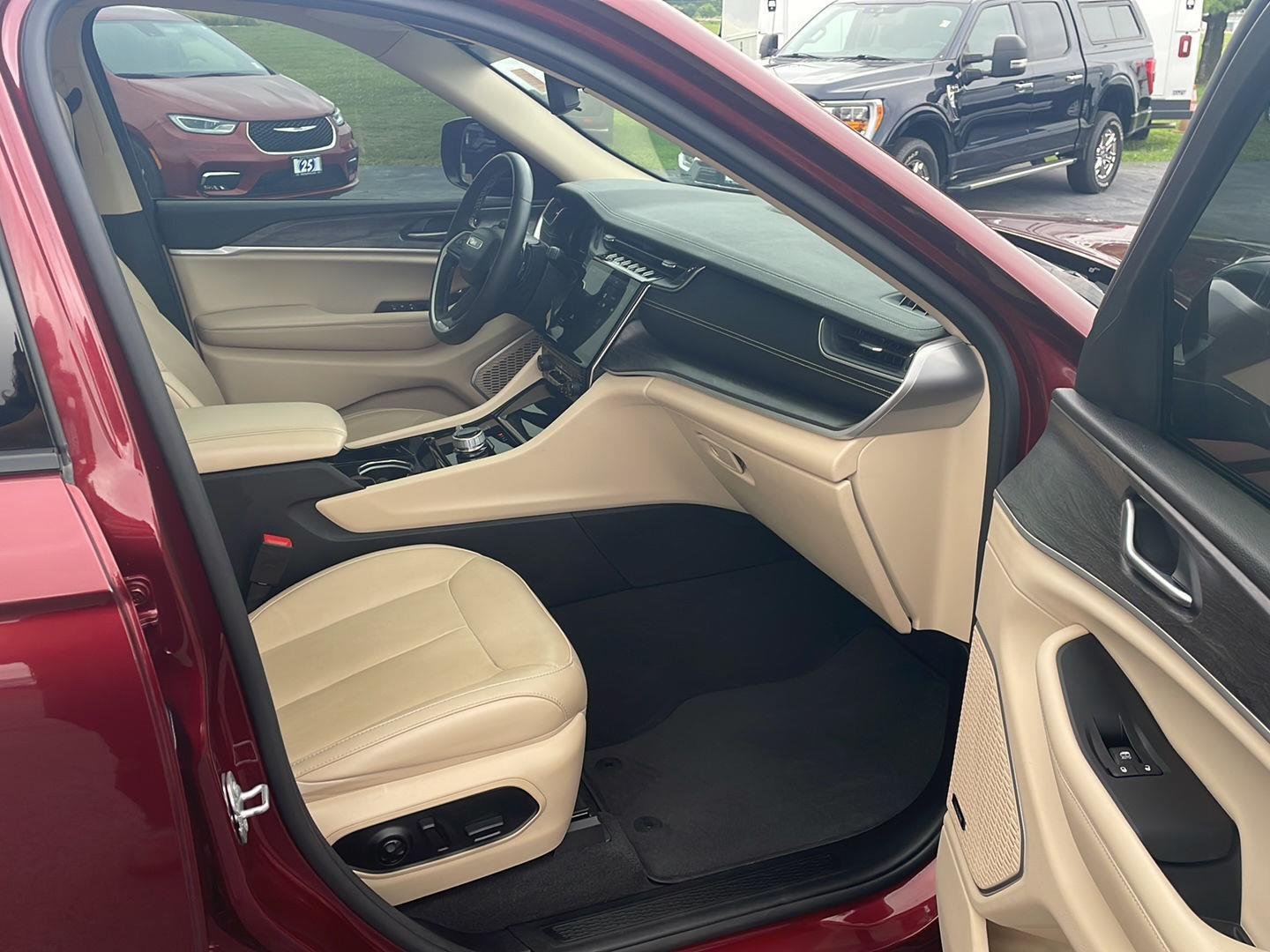 Used 2021 Velvet Red Pearlcoat Jeep Limited image 28