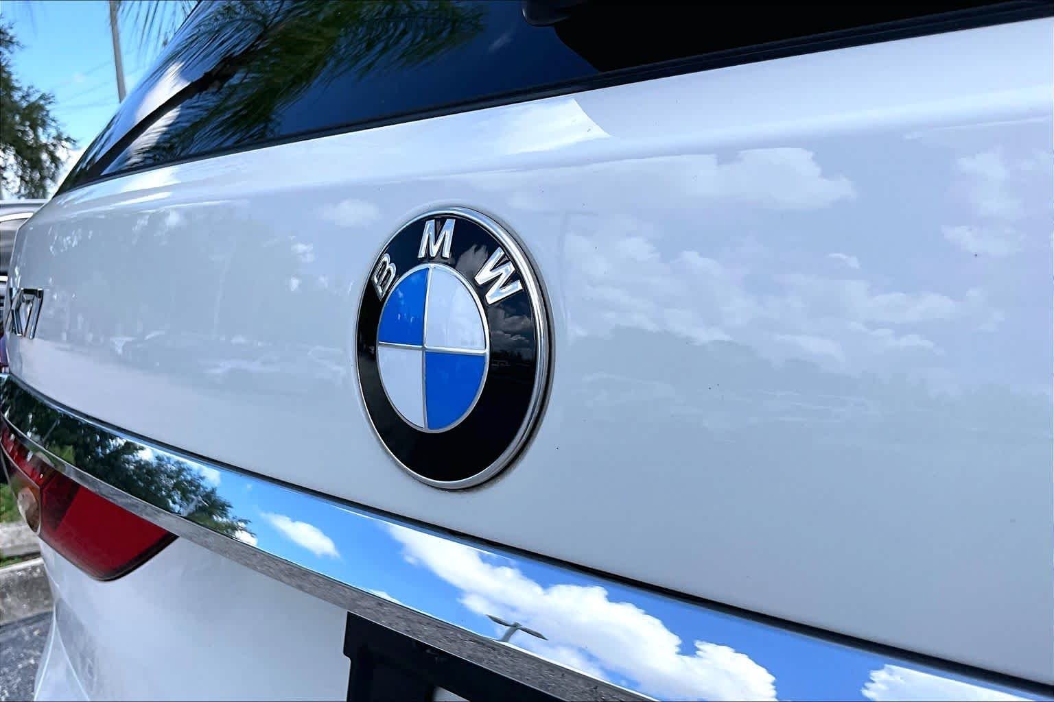 Used 2021 Alpine White BMW xDrive40i image 31