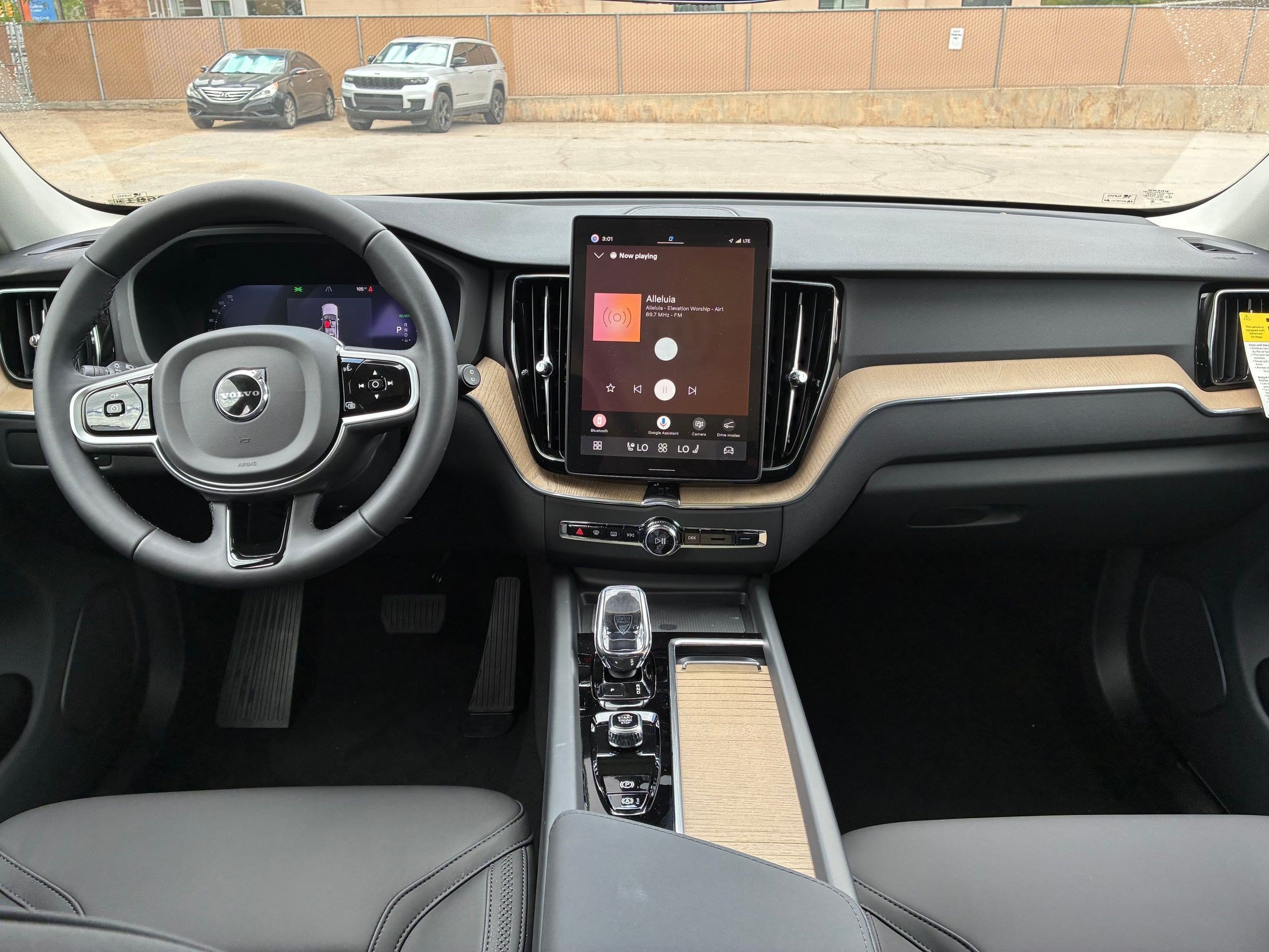New 2026 Onyx Black Volvo Plus image 22