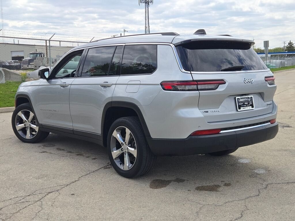 Used 2021 Silver Jeep Limited image 15