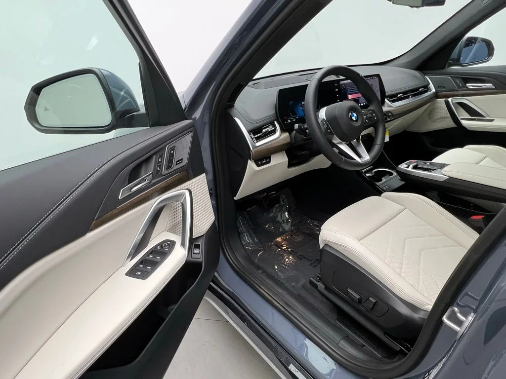 Used 2026 Storm Bay Metallic BMW xDrive28i image 21