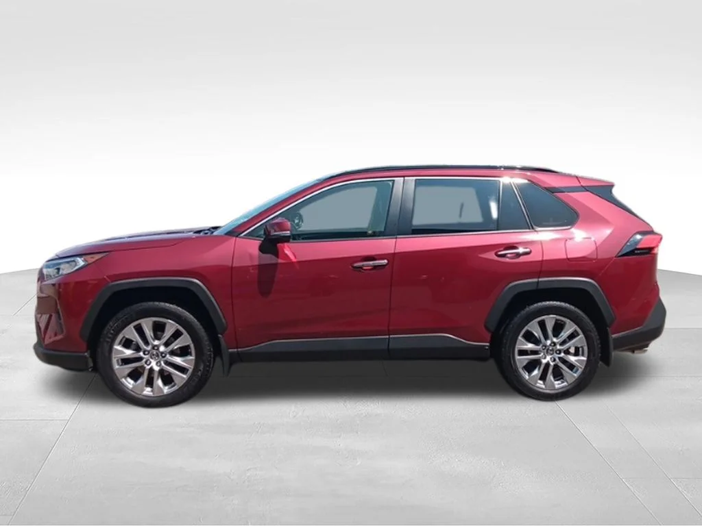 Used 2019 Red Metallic Toyota Limited image 4