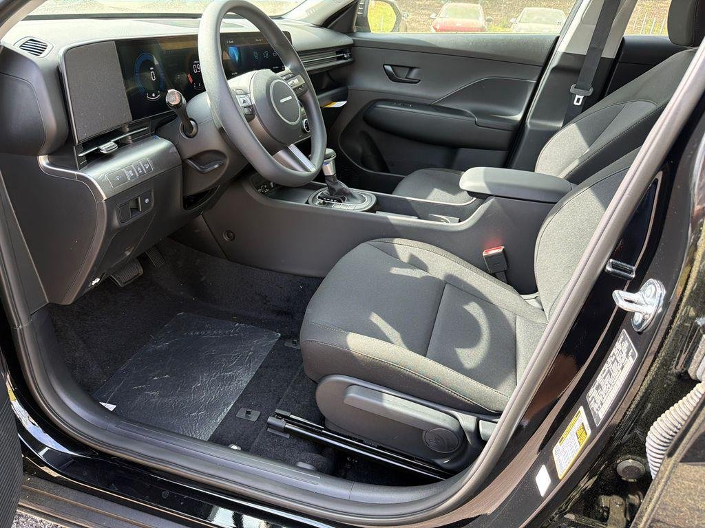 New 2026 Black Hyundai SE FWD image 9