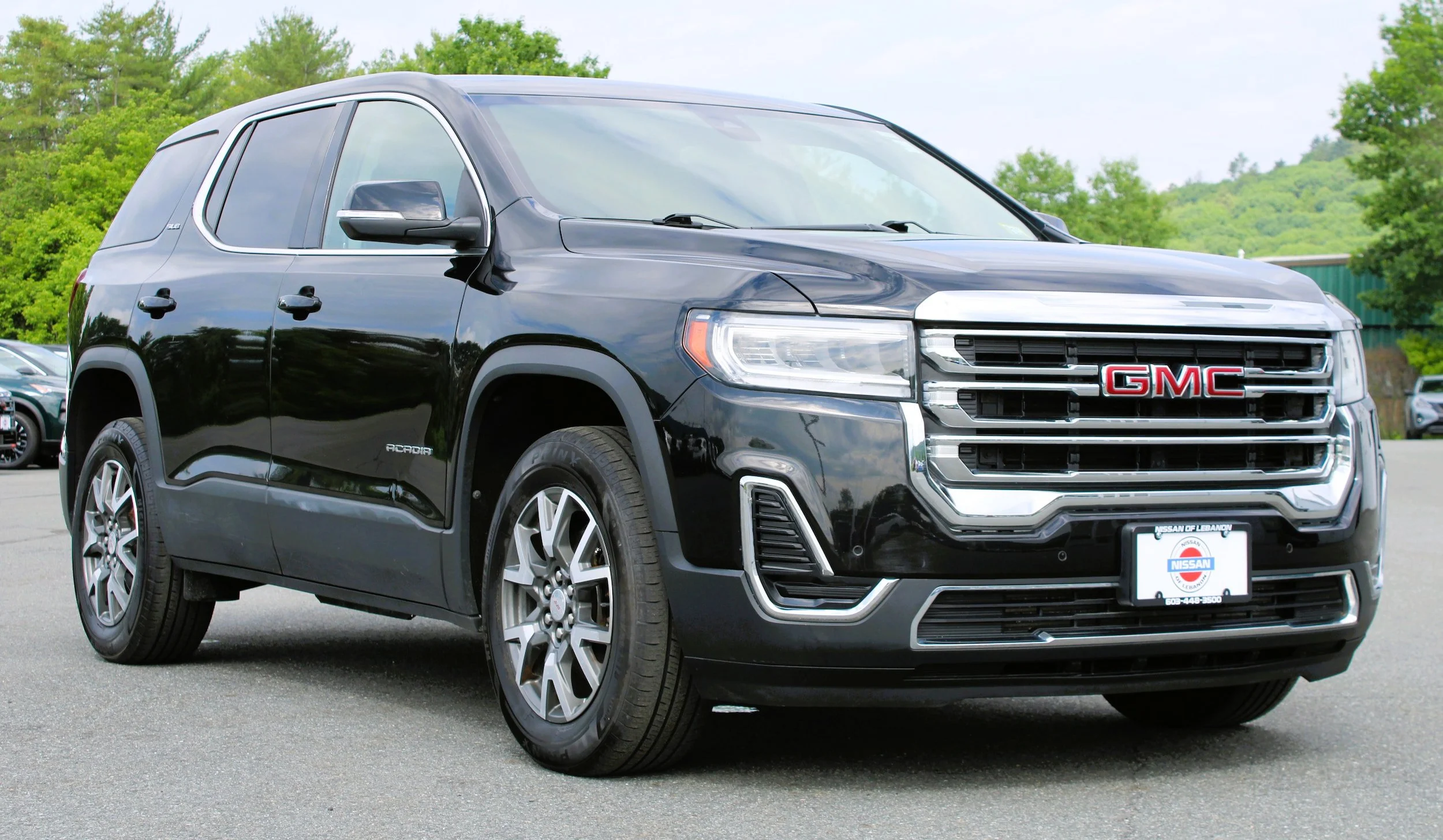 Used 2021 Ebony Twilight Metallic GMC SLE image 4