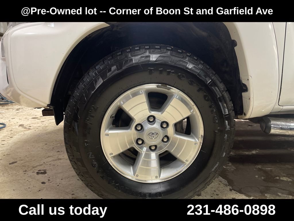 Used 2013 White Toyota Base image 11