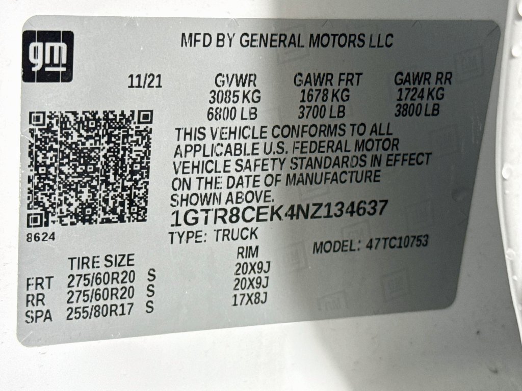Used 2022 SUMMIT WHITE GMC Elevation image 29