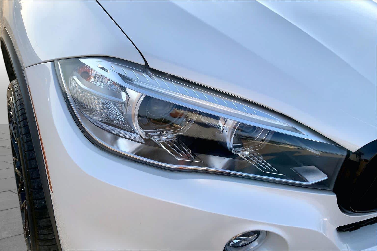Used 2018 Alpine White BMW xDrive40e iPerformance image 27