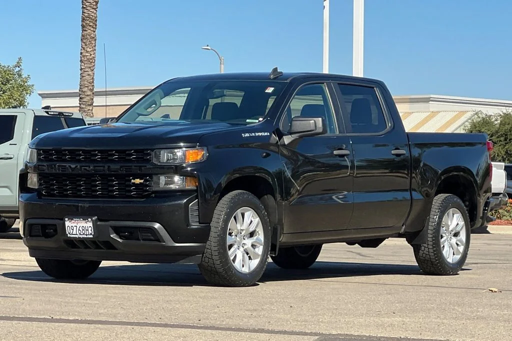 Used 2021 Black Chevrolet Custom image 10