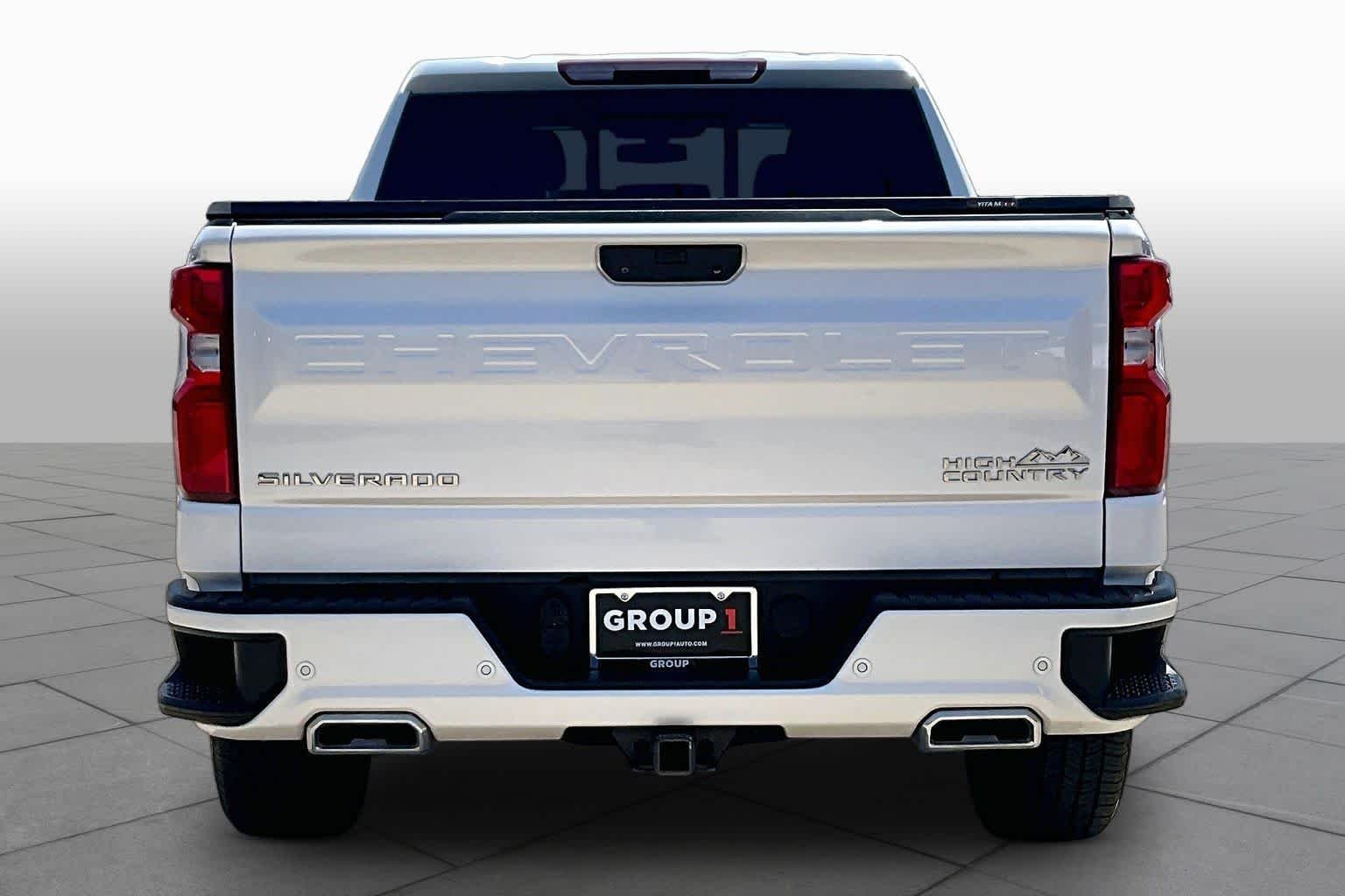 Used 2022 Iridescent Pearl Tricoat Chevrolet High Country image 5