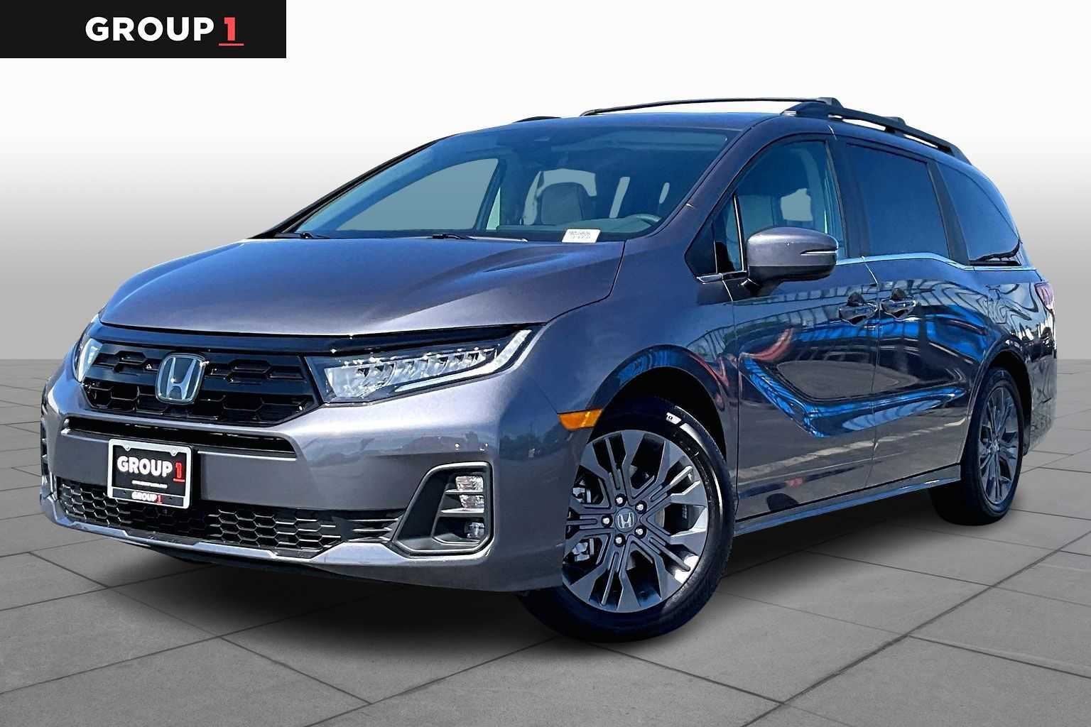 2026 Honda Odyssey Touring's photo