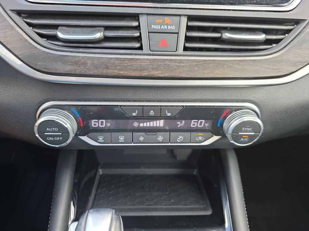 Used 2024 Pearl White Tricoat Nissan 2.5 SL image 19